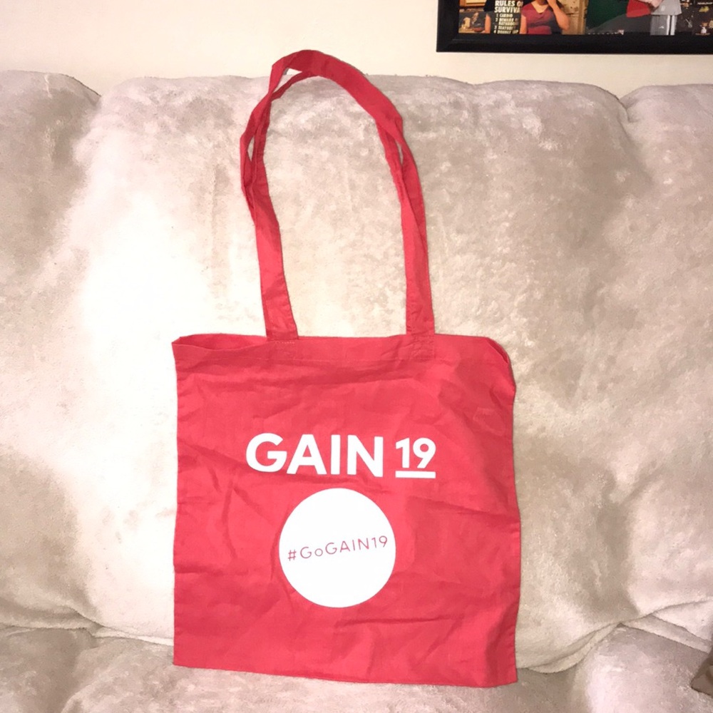 Hit promotional products Gain 19 #gogain19 red and white lightweight linen tote